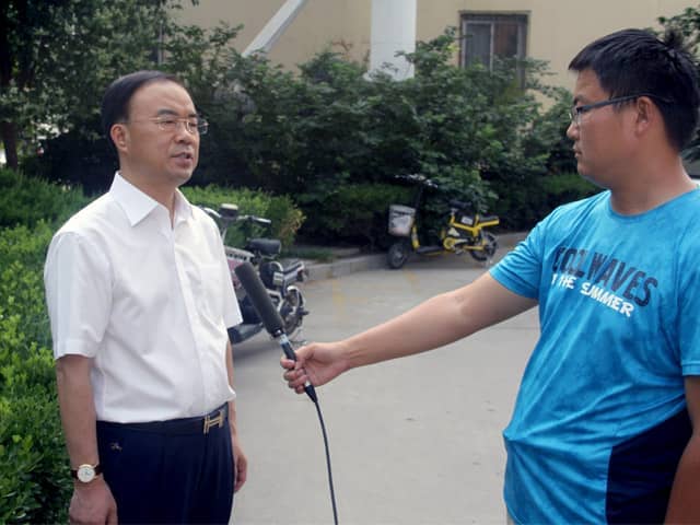 山東天意機(jī)械董事長(zhǎng)劉洪彬作為基層共產(chǎn)黨員，今天接受了當(dāng)?shù)赜浾叩牟稍L(fǎng)