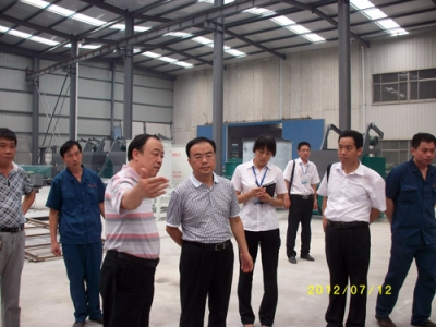 2012.7.12日李國忠教授到我公司參觀考察、指導(dǎo)工作